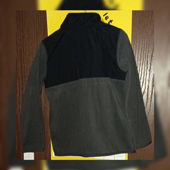 Boys size 5 Carters Jacket - Picture 3 of 4